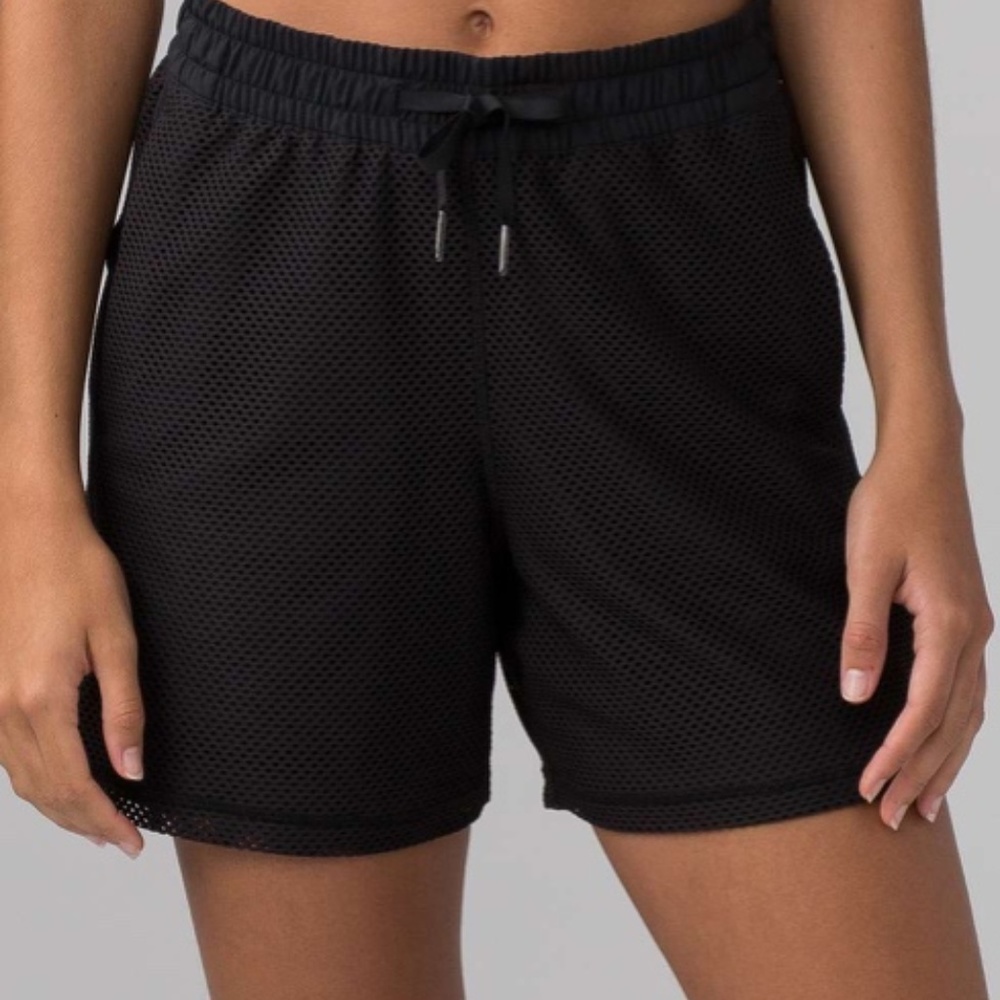 Lululemon Women's Mesh on Mesh Black Shorts